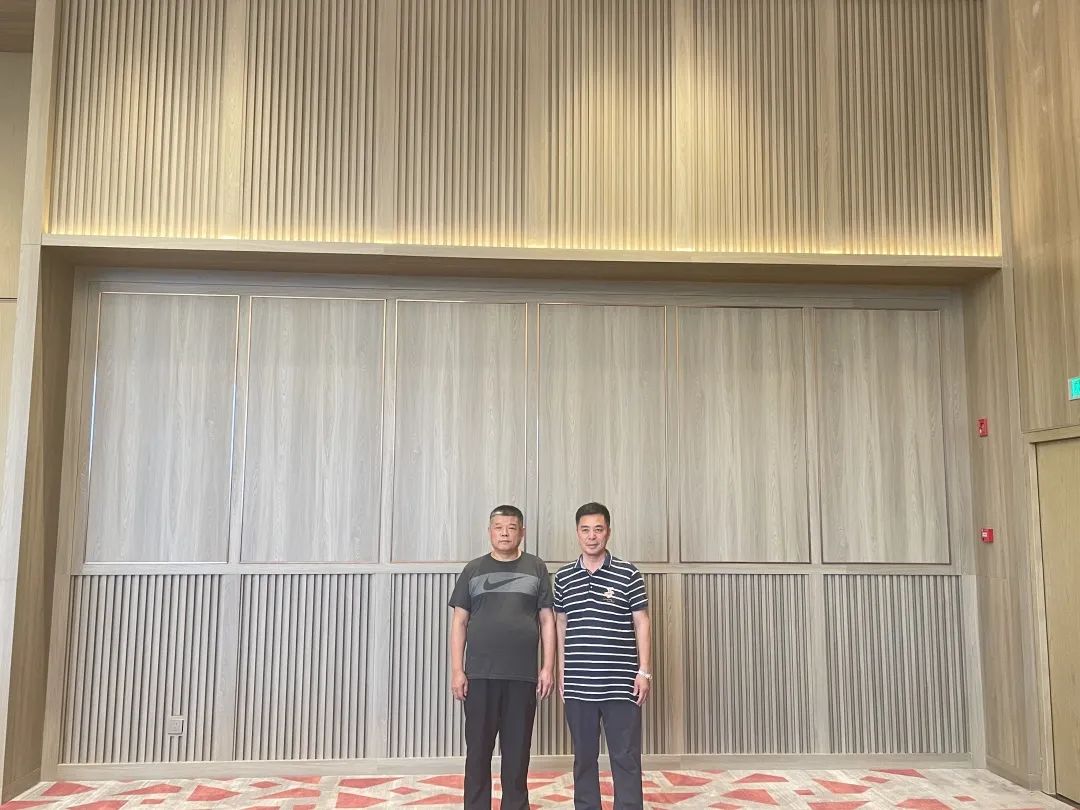 驕陽似火，董事長實(shí)地驗(yàn)收大型酒店工裝項(xiàng)目